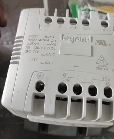 Legrand 罗格朗 DIN导轨式单相隔离变压器0442 35实物图